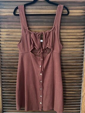 Women’s Sleeveless Button-Front Dress in brown